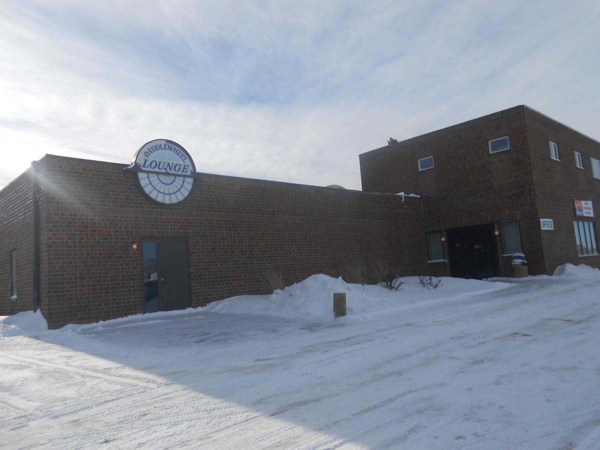Great American Inn & Suites Devils Lake Exterior foto