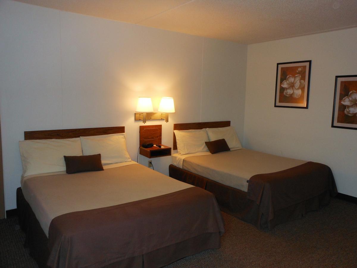 Great American Inn & Suites Devils Lake Exterior foto